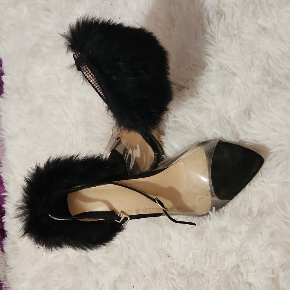 Black heel sandals with fluffy feather details at the back and rhinestone detail - Picture 3 of 3